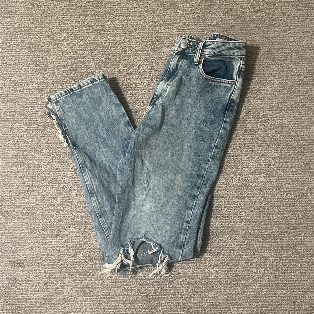 AVEC LES FILLES JEANS, ALL COTTON DISTRESSED COOL GIRL STRAIGHT LEG SIZE 28